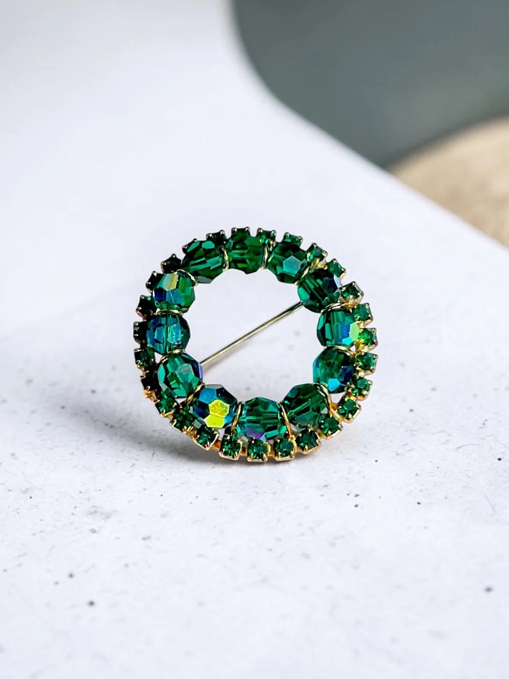 🌺Vintage Gold & Green Rhinestone Brooch
